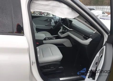 2025 Ford Explorer Platinum из США, поврежденный, VIN 1FMWK8HC8SGA70630